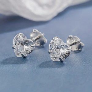 925 Sterling Silver Hypoallergenic Earring Heart Shape Zircon Stud